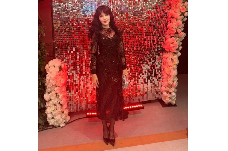 Neslihan Batum, SammyVit Klass Model Türkiye 2025 Gecesinde Zarafeti ve Güzelli�iyle Göz Kama�t�rd�